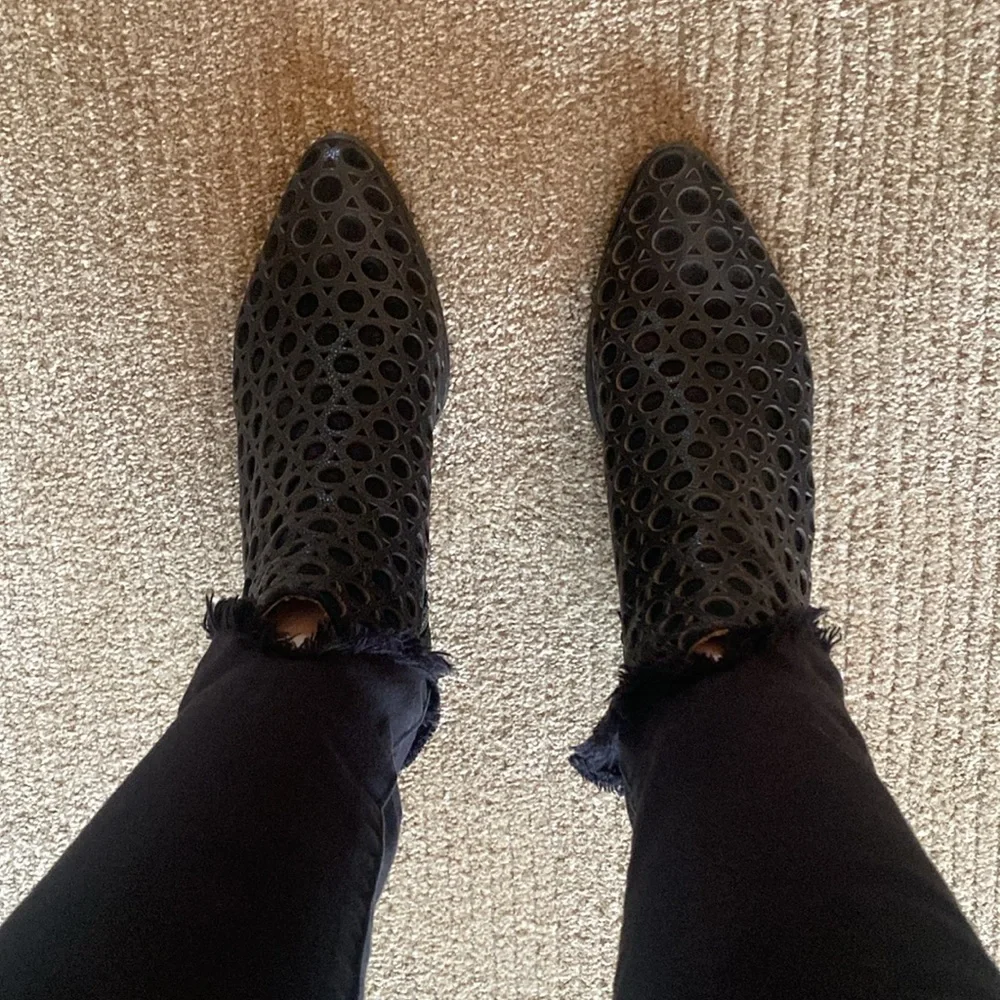 Black Patterned Size 38 Bootie from Spain - Picture 3 of 9